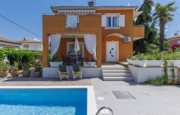 Villa Alba Holiday Home