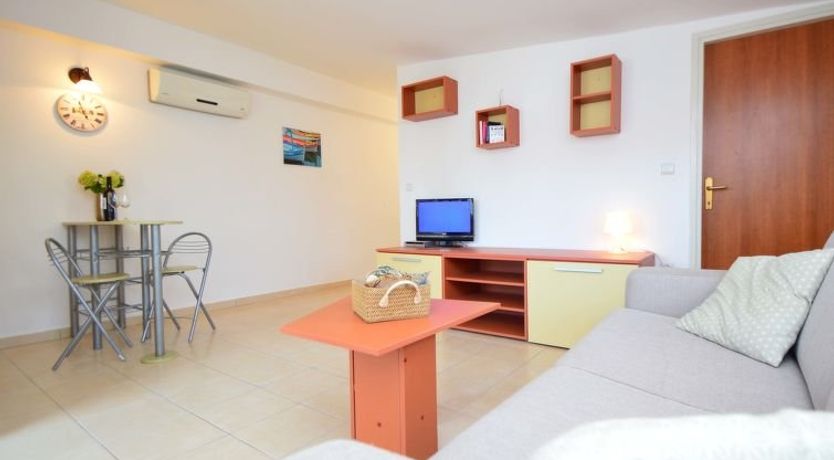 Photo of Lastavica Apartment 2