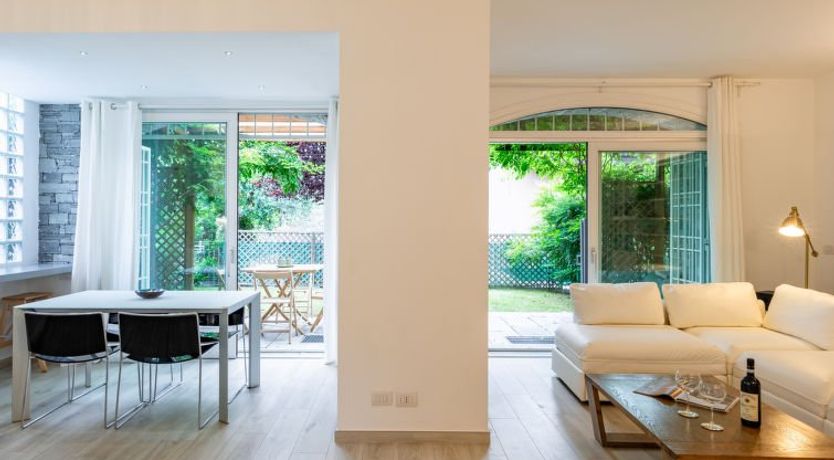 Photo of Luxury House