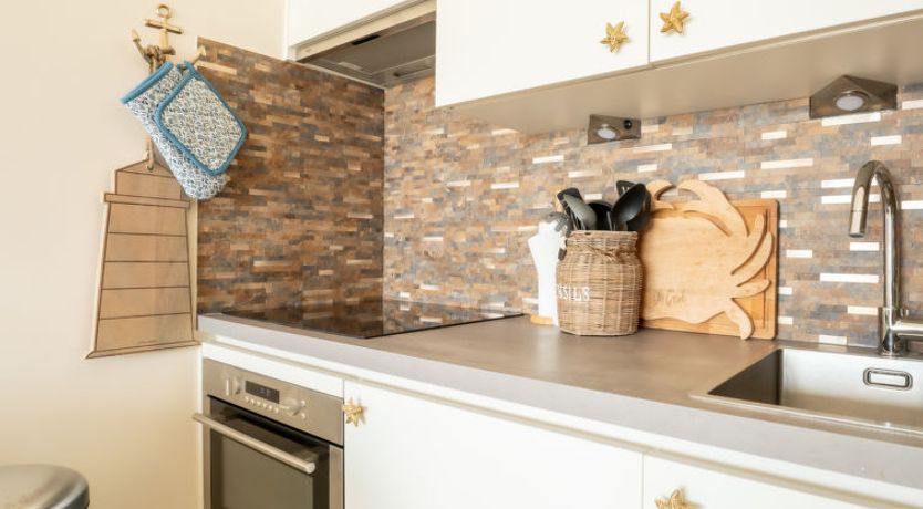 Photo of Pacific with parking and sea view