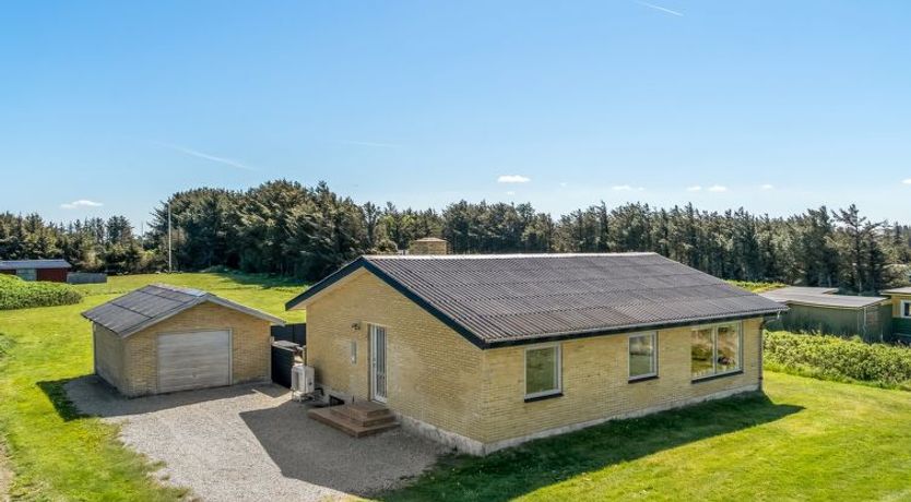 Photo of "Nayeli" - 275m from the sea