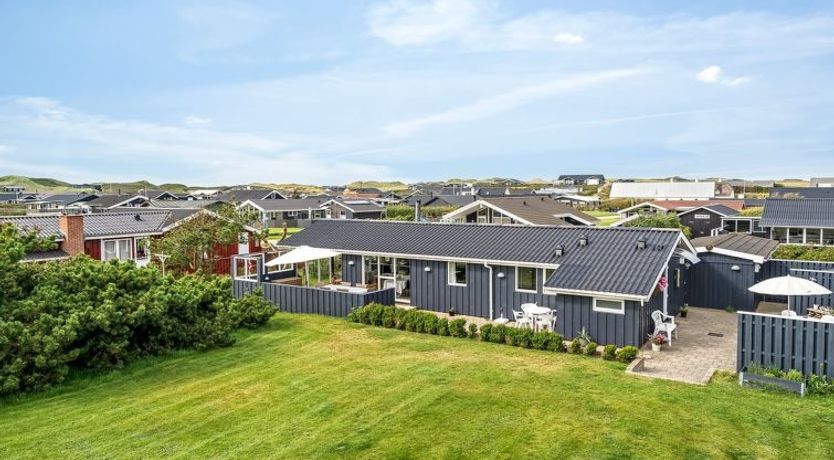 Photo of "Hælf" - 400m from the sea