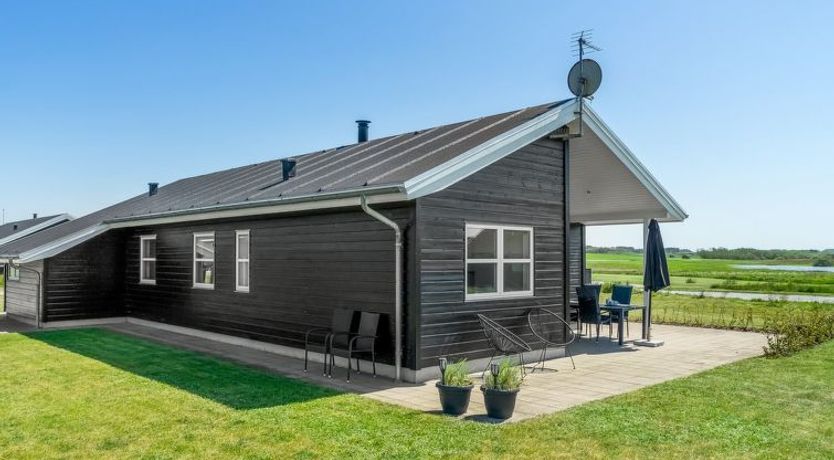 Photo of "Sinica" - 1.4km from the sea