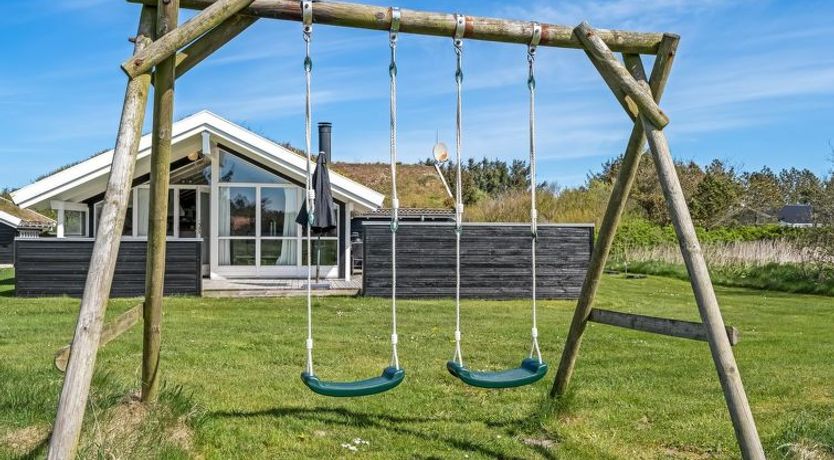 Photo of "Eddi" - 550m from the sea