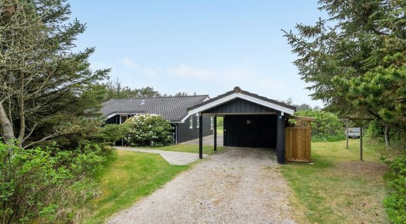 Photo of "Jara" - 700m from the sea