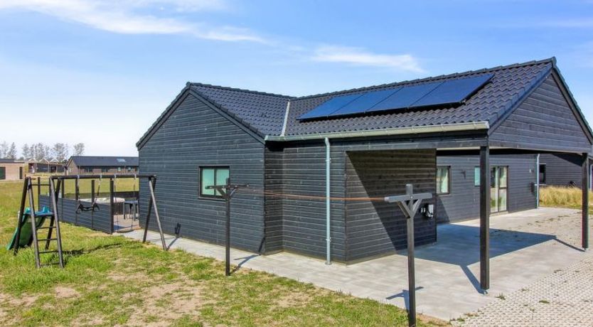 Photo of "Ambra" - 950m from the sea