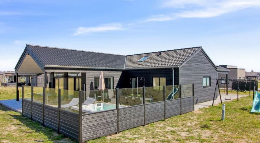 Photo of "Ambra" - 950m from the sea