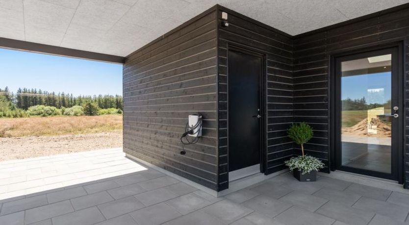 Photo of "Ambra" - 950m from the sea