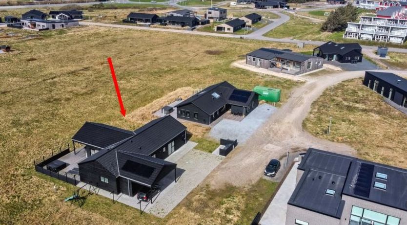 Photo of "Ambra" - 950m from the sea