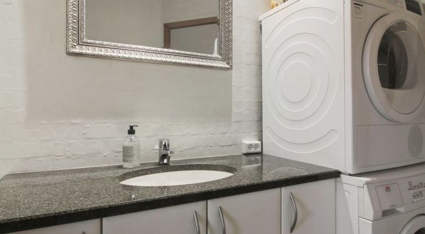 Photo of "Lauri" - 350m from the sea