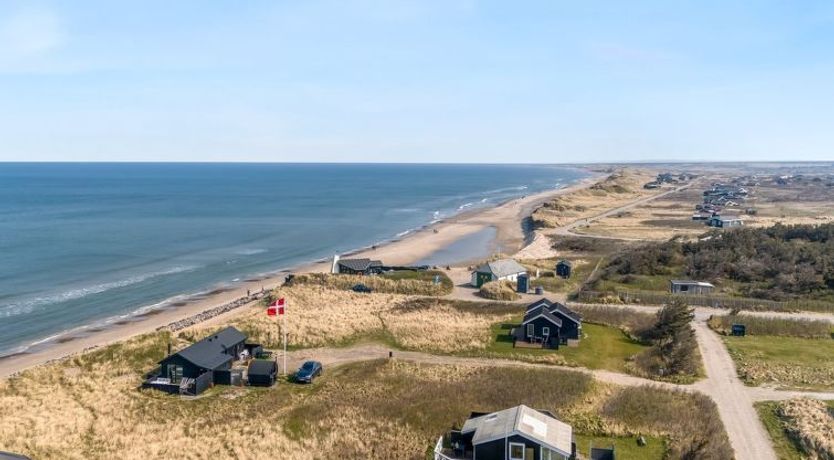 Photo of "Holger" - 50m from the sea