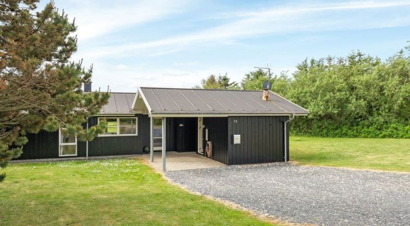 Photo of "Aiyana" - 530m from the sea