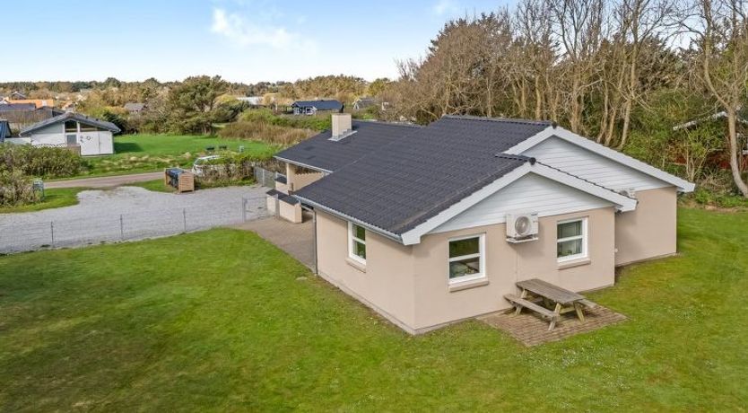 Photo of "Albina" - 844m from the sea