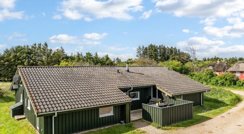 Photo of "Aponi" - 400m from the sea