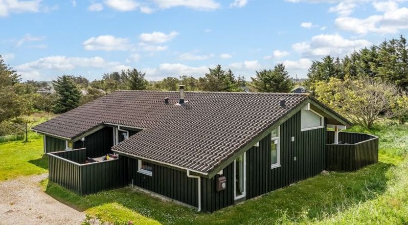 Photo of "Aponi" - 400m from the sea