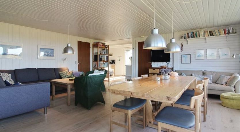 Photo of "Amarah" - 325m from the sea