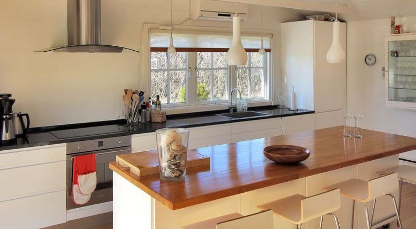 Photo of "Ava" - 1km from the sea