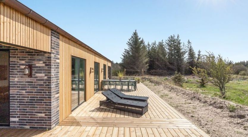 Photo of "Anie" - 950m from the sea