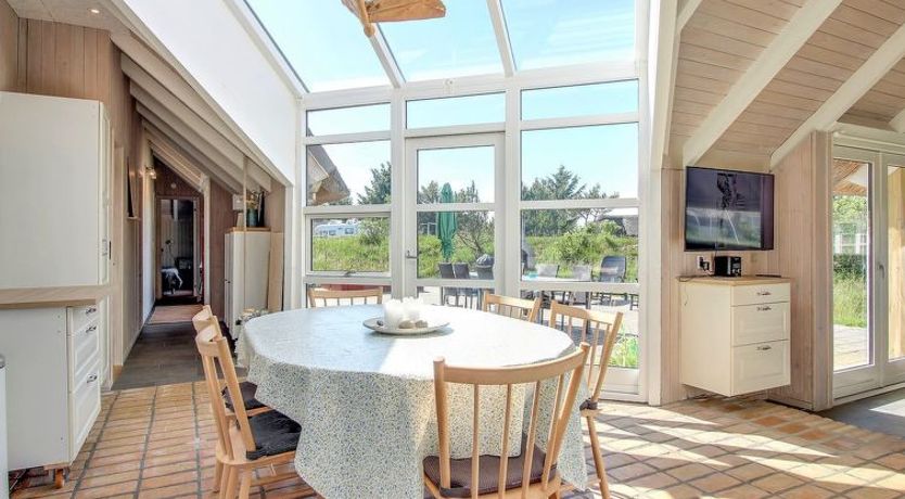 Photo of "Annalise" - 1km from the sea