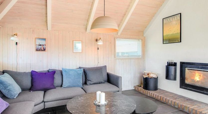 Photo of "Annalise" - 1km from the sea