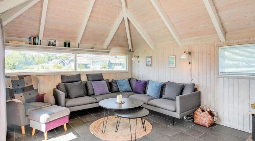 Photo of "Annalise" - 1km from the sea