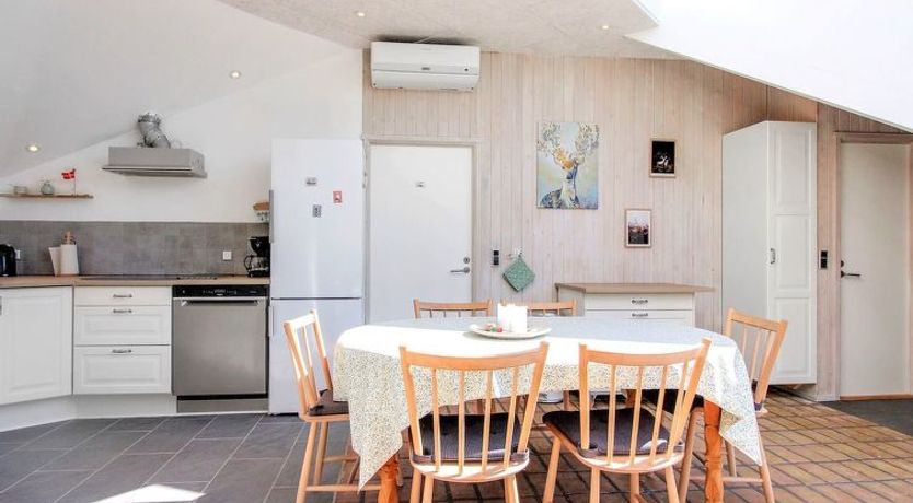 Photo of "Annalise" - 1km from the sea