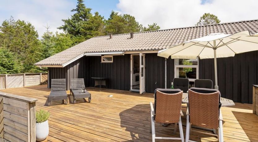 Photo of "Snioulf" - 1km from the sea