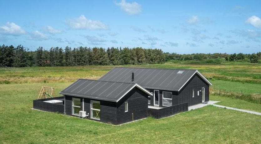 Photo of "Tatiane" - 1.5km from the sea