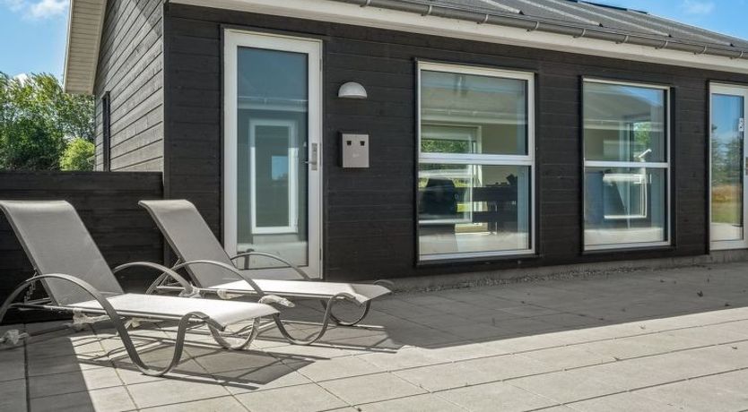 Photo of "Tatiane" - 1.5km from the sea