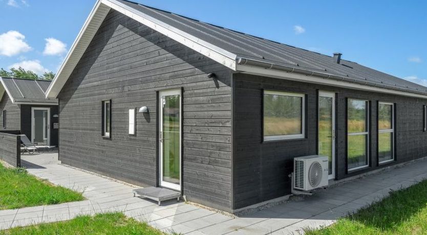 Photo of "Tatiane" - 1.5km from the sea