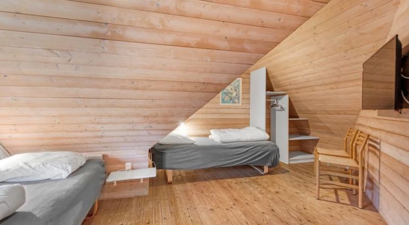 Photo of "Dorris" - 4.3km from the sea