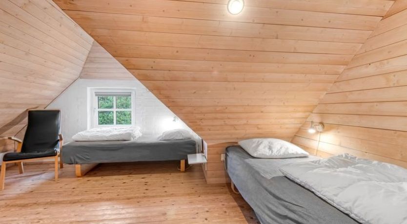 Photo of "Dorris" - 4.3km from the sea