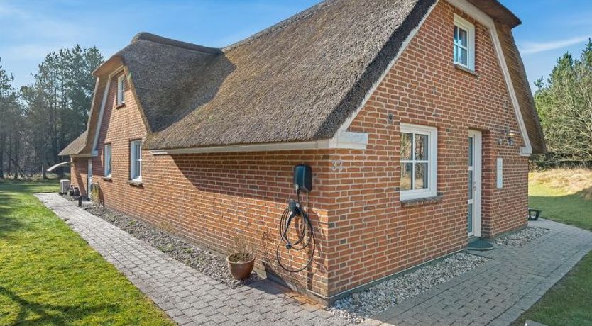 Photo of "Dorris" - 4.3km from the sea