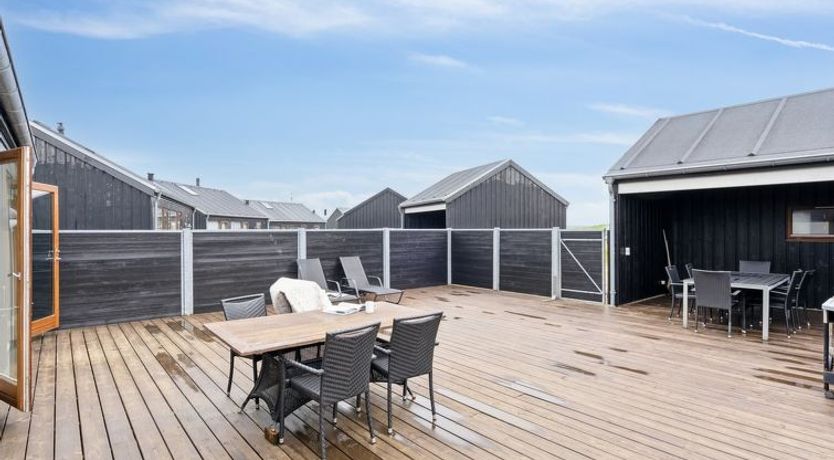 Photo of "Elara" - 200m from the sea