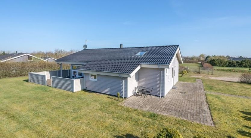 Photo of "Ellis" - 700m to the fjord