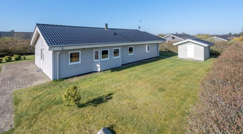 Photo of "Ellis" - 700m to the fjord