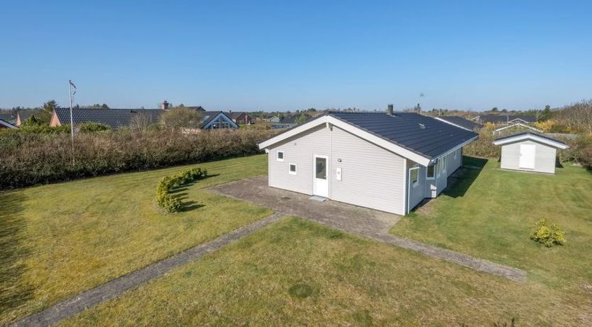 Photo of "Ellis" - 700m to the fjord