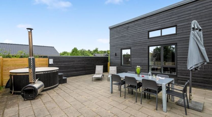 Photo of "Weike" - 950m to the fjord