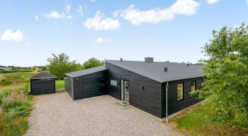 Photo of "Weike" - 950m to the fjord