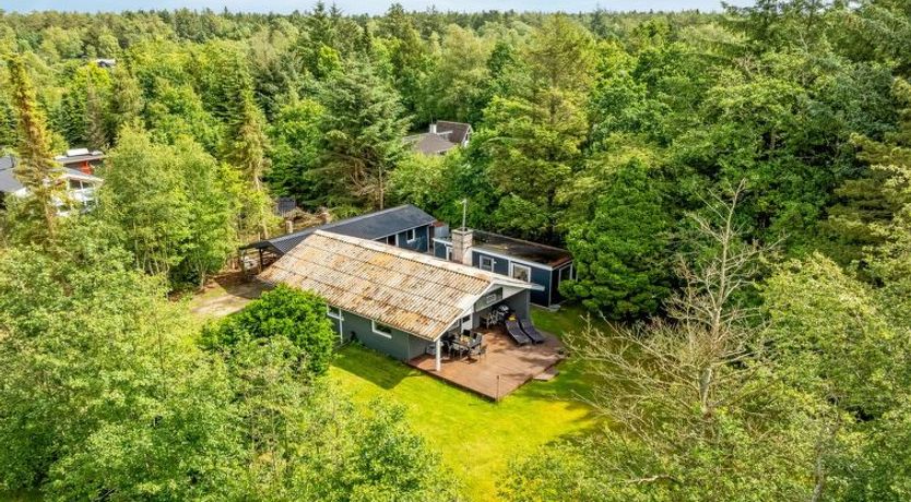 Photo of "Zölestine" - 1km from the sea