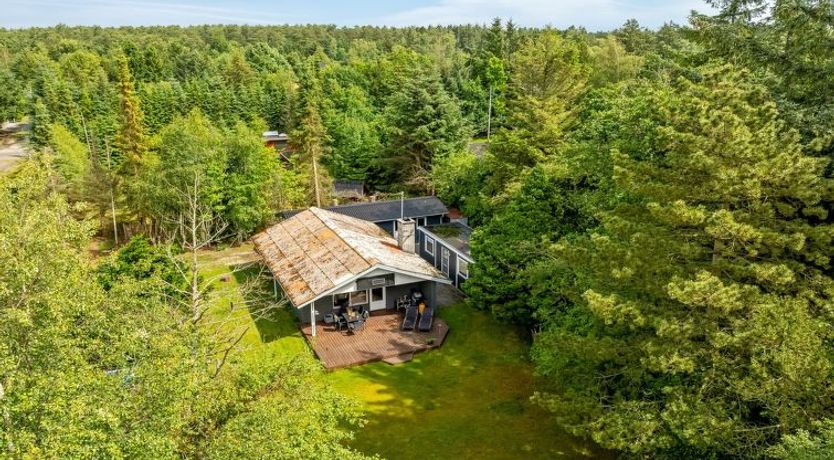 Photo of "Zölestine" - 1km from the sea