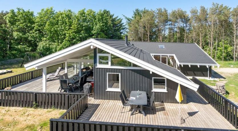 Photo of "Harriet" - 800m from the sea