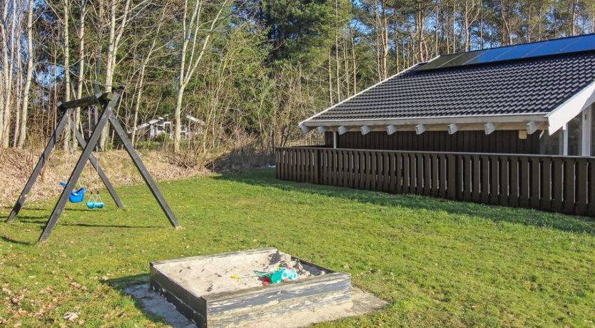 Photo of "Harriet" - 800m from the sea