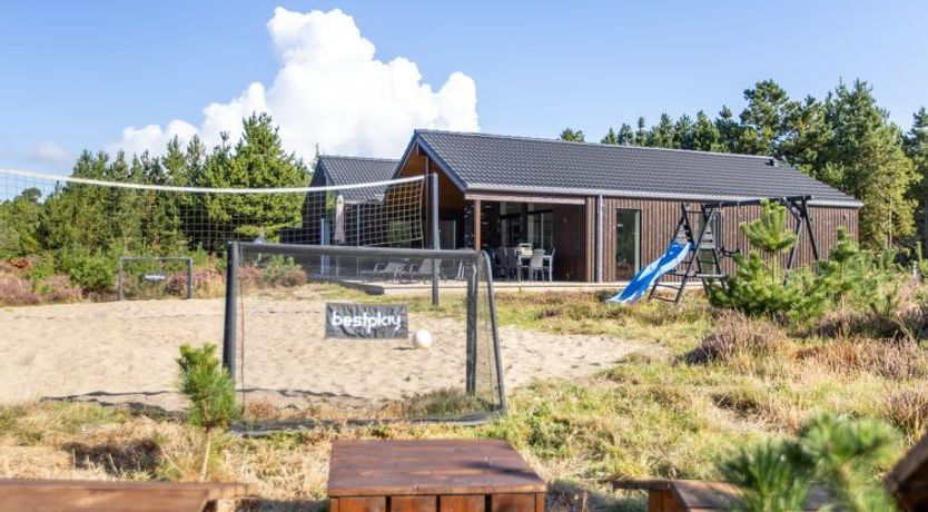 Photo of "Heidi" - 1km from the sea