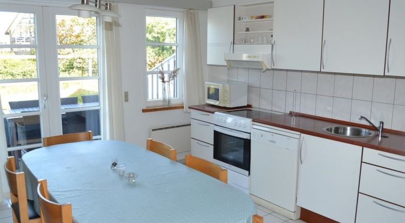 Photo of "Ester" - 2.3km from the sea