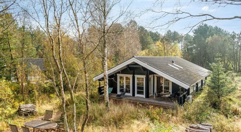 Photo of "Tanas" - 2km from the sea