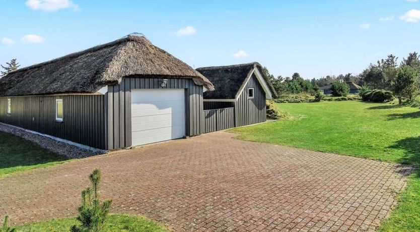 Photo of "Ansine" - 1.2km from the sea