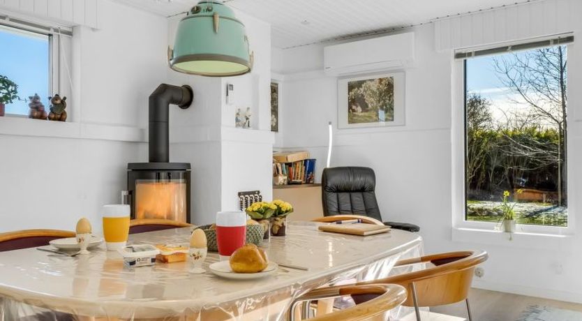 Photo of "Ehm" - 600m from the sea