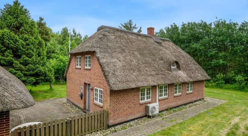 Photo of "Thoren" - 2km from the sea