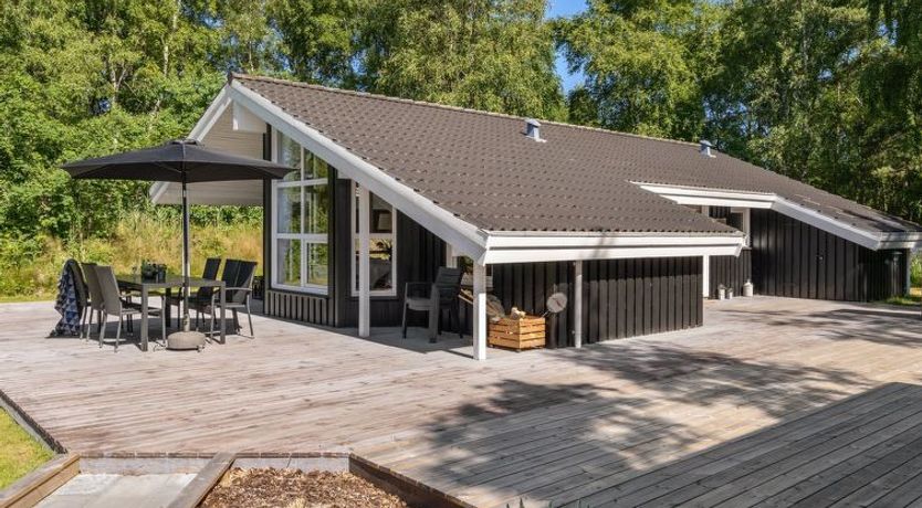 Photo of "Mika" - 1km from the sea